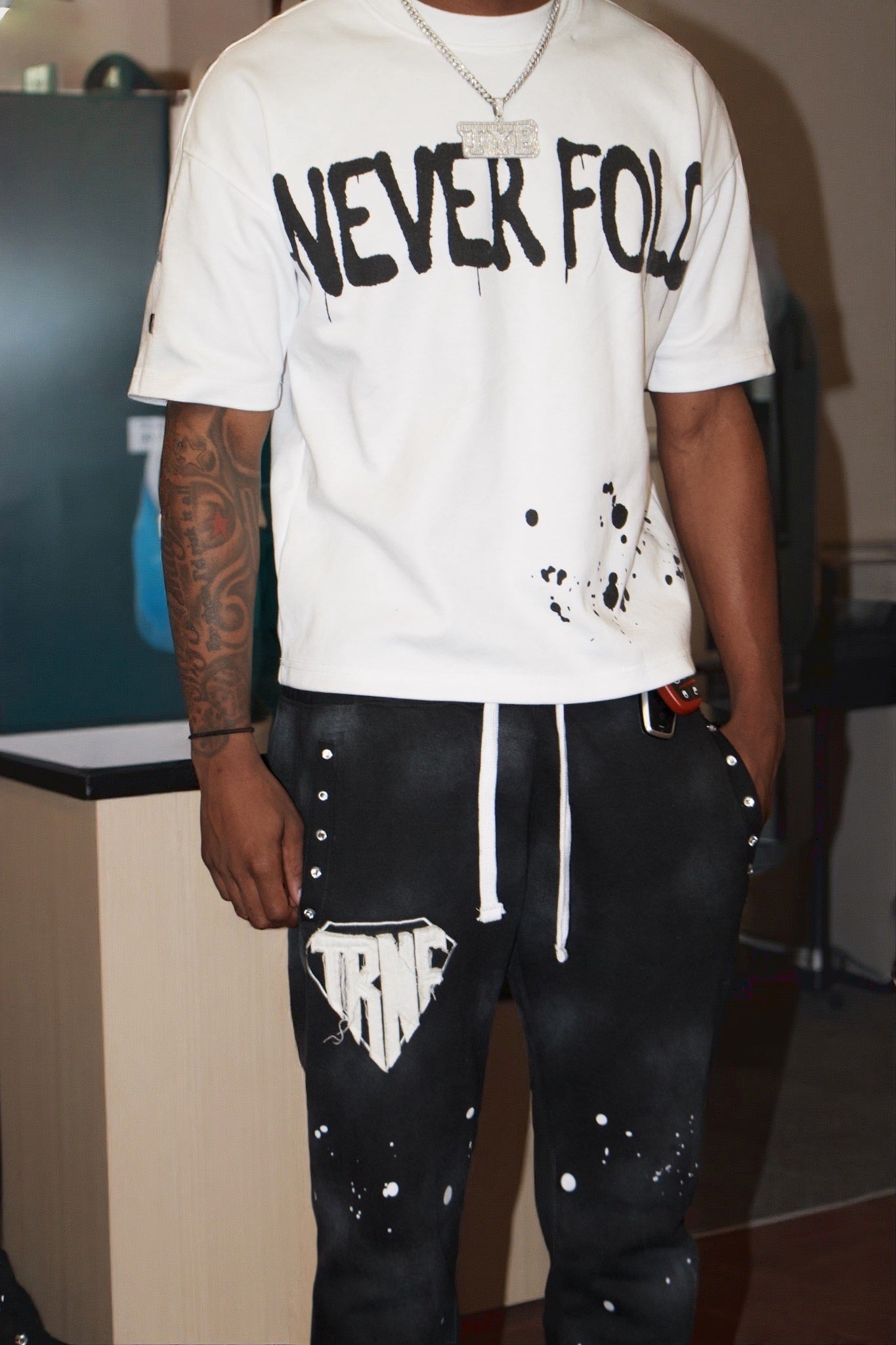 Never Fold Over-Sized Cropped shirt "White/Black