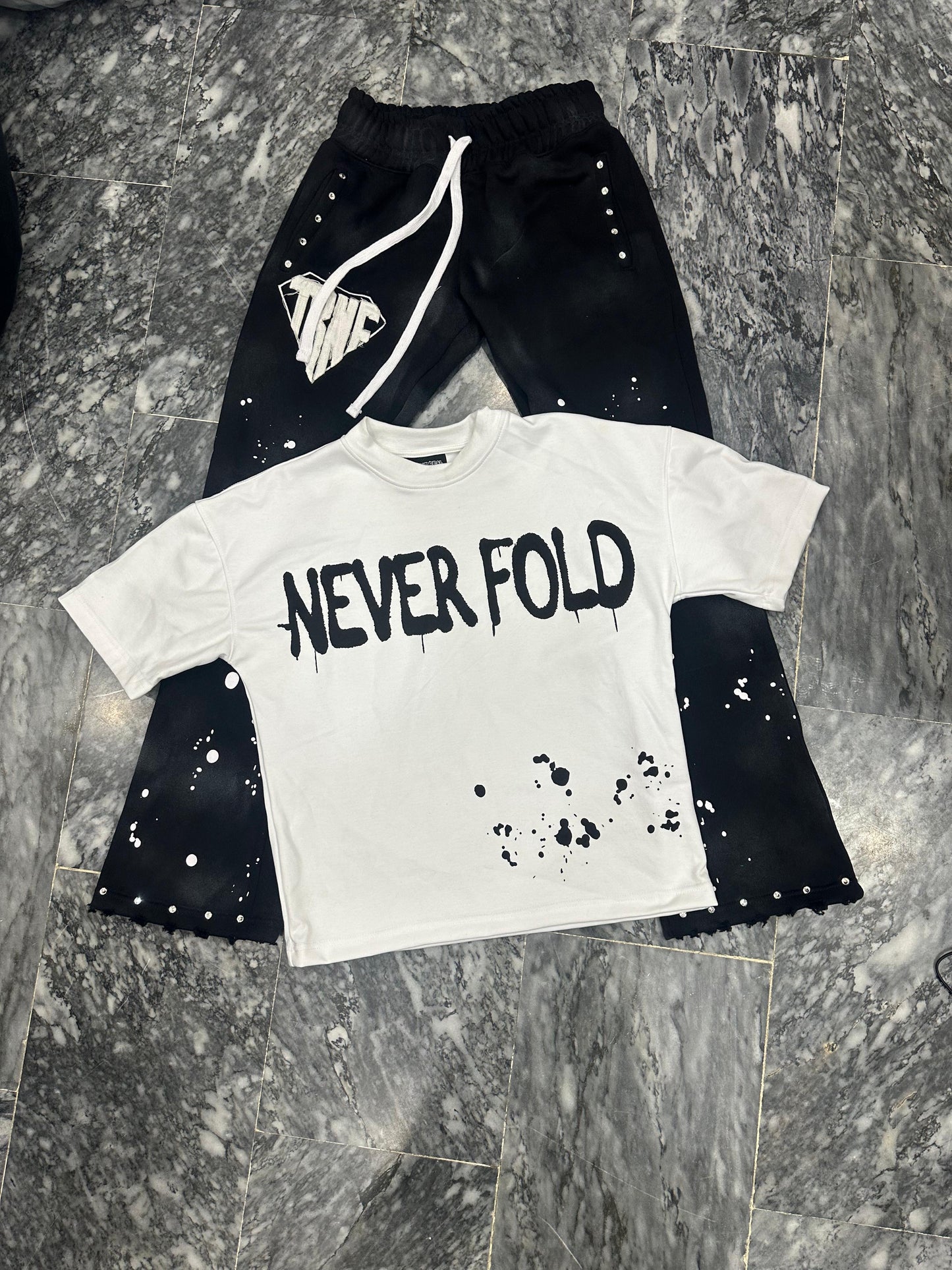 Never Fold Set "White/Black"