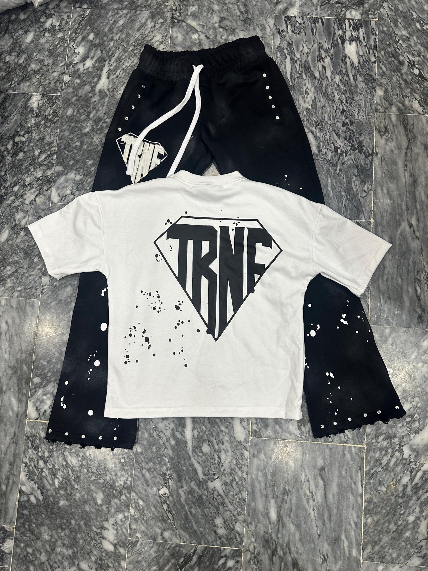 Never Fold Set "White/Black"