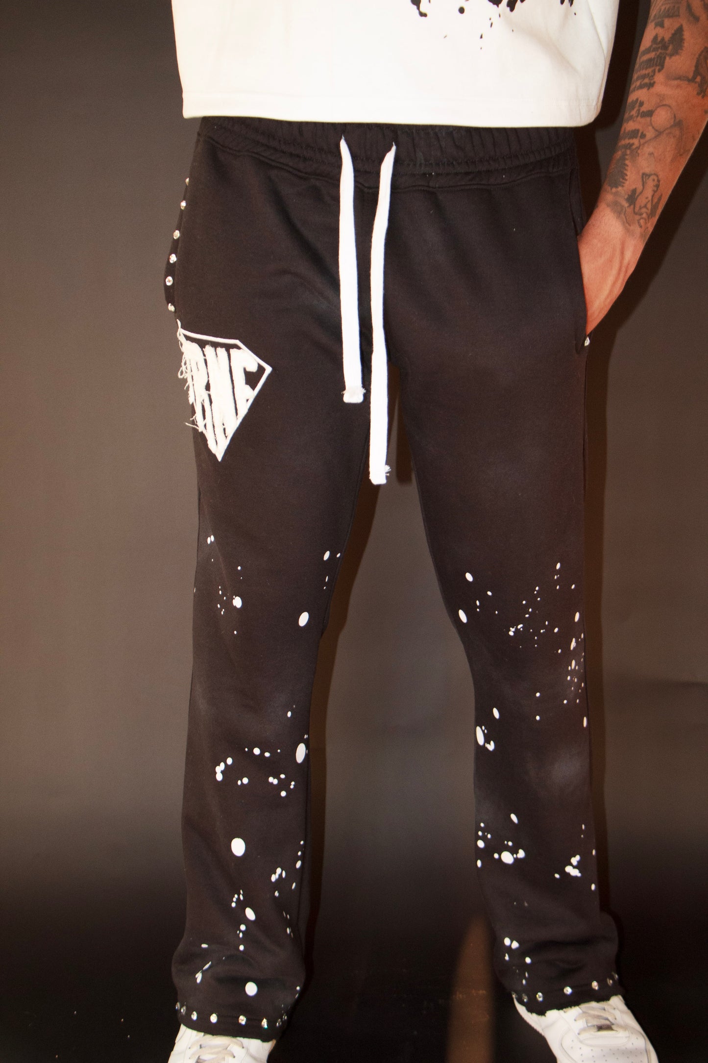 TRNF Rhinestone Flared Sweatpants "Black"